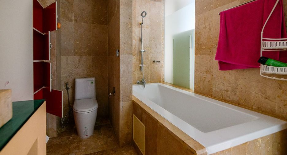 For sale 3 bedrooms condo in North Pattaya, Pattaya