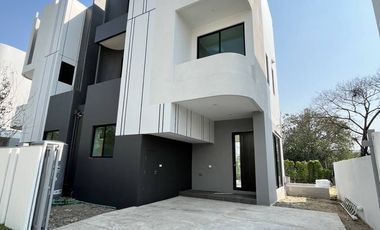 For rent 3 bed house in Lat Krabang, Bangkok
