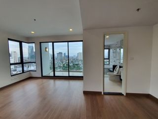 For rent 4 Beds condo in Khlong San, Bangkok