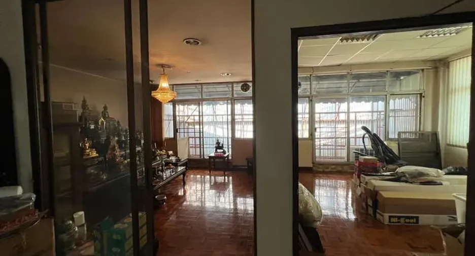 For rent retail Space in Khlong Toei, Bangkok