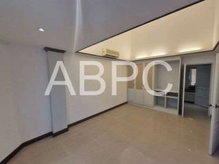 For sale 8 bed townhouse in Bang Lamung, Chonburi