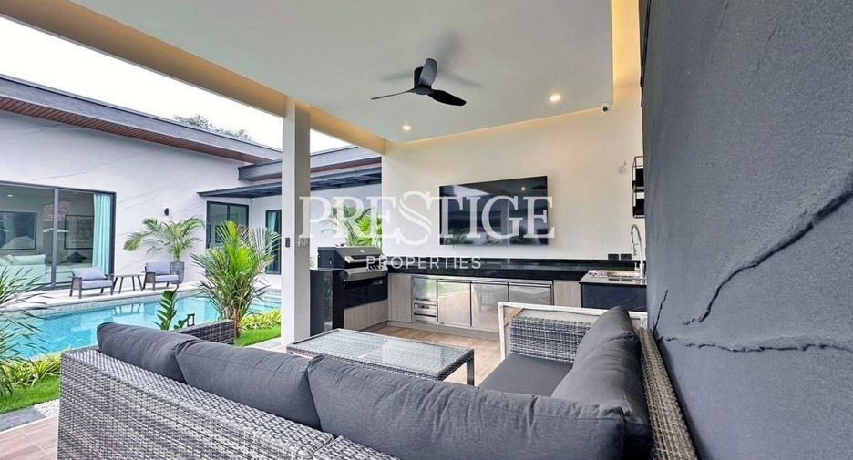 For sale 4 bedrooms house in Bang Lamung, Chonburi