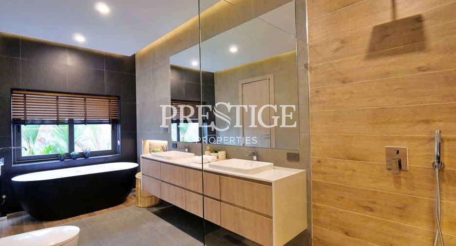For sale 4 bedrooms house in Bang Lamung, Chonburi