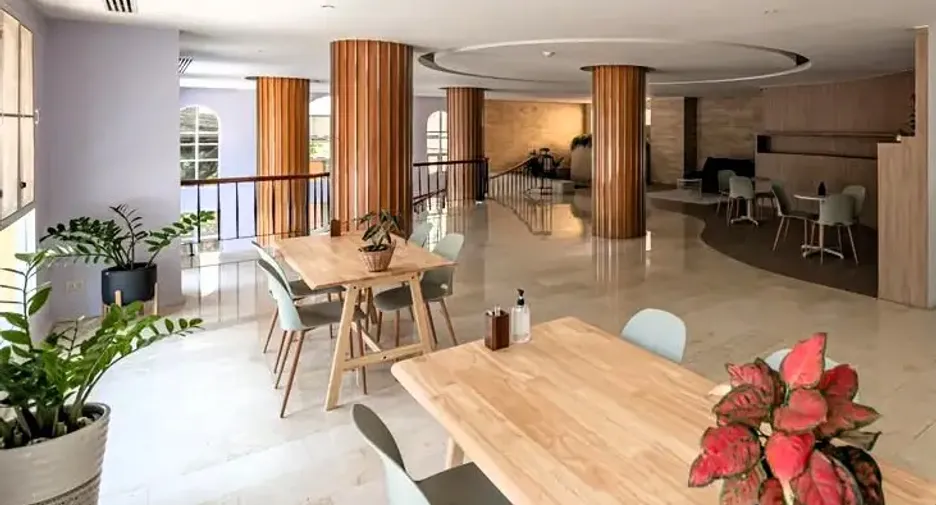 For sale 2 bedrooms condo in Khlong Toei, Bangkok