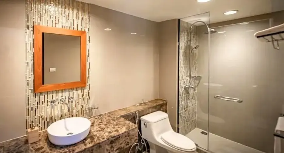 For sale 2 bedrooms condo in Khlong Toei, Bangkok