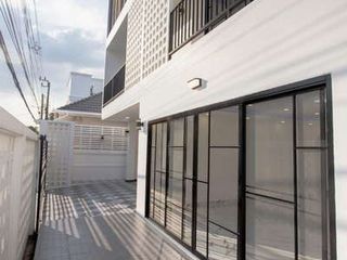 For sale 4 bed office in Huai Khwang, Bangkok