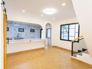 For sale 4 bed office in Huai Khwang, Bangkok