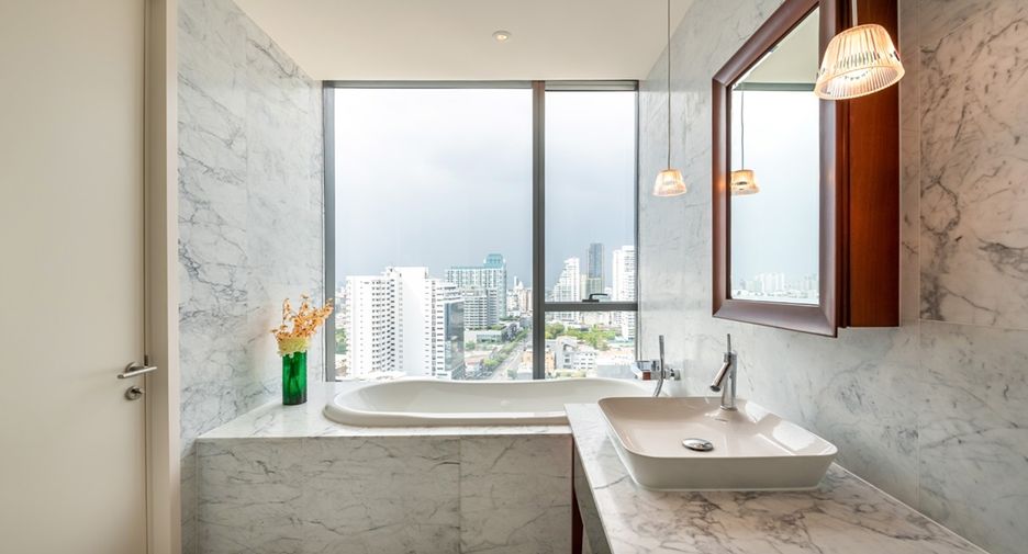 For sale 2 bedrooms condo in Watthana, Bangkok