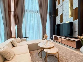 For rent 5 Beds townhouse in Lat Phrao, Bangkok
