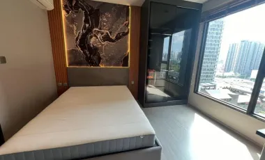 For rent 1 bed condo in Huai Khwang, Bangkok