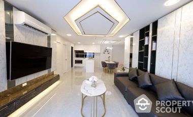 For sale 4 bed condo in Huai Khwang, Bangkok