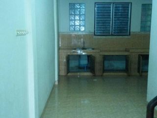For sale 2 bed townhouse in Mueang Surat Thani, Surat Thani