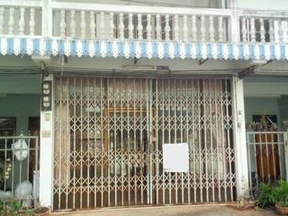 For sale 2 bed townhouse in Mueang Surat Thani, Surat Thani
