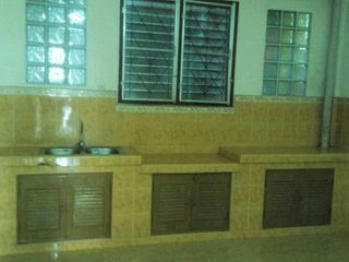 For sale 2 bed townhouse in Mueang Surat Thani, Surat Thani