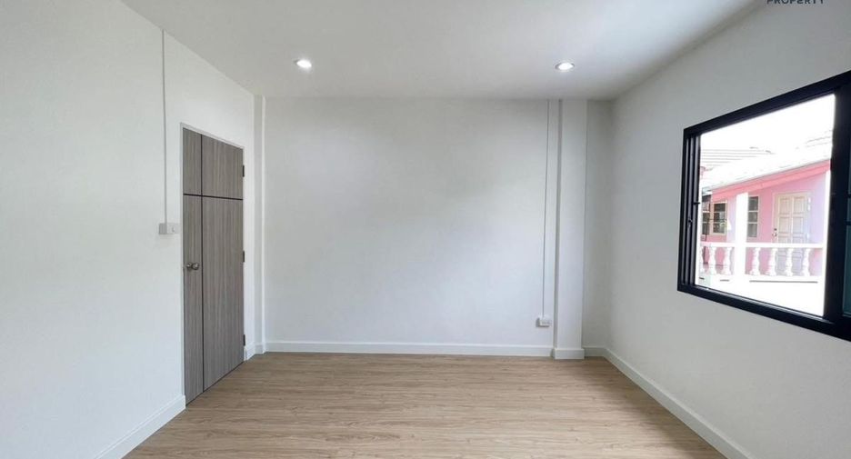 For sale 3 Beds townhouse in Lam Luk Ka, Pathum Thani