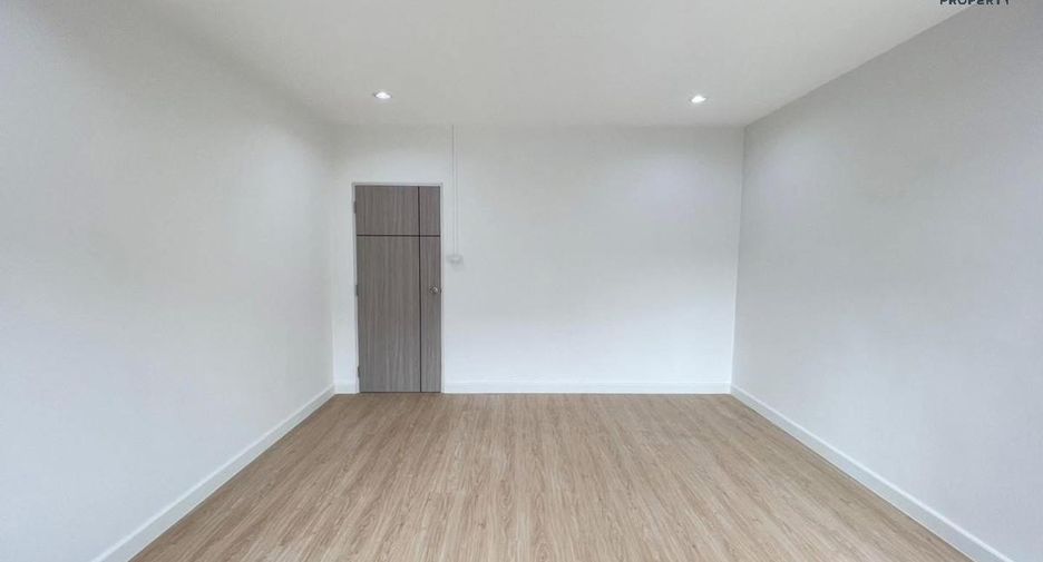For sale 3 Beds townhouse in Lam Luk Ka, Pathum Thani