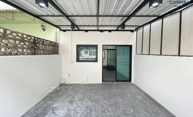 For sale 3 Beds townhouse in Lam Luk Ka, Pathum Thani