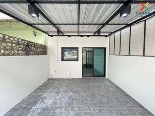 For sale 3 Beds townhouse in Lam Luk Ka, Pathum Thani