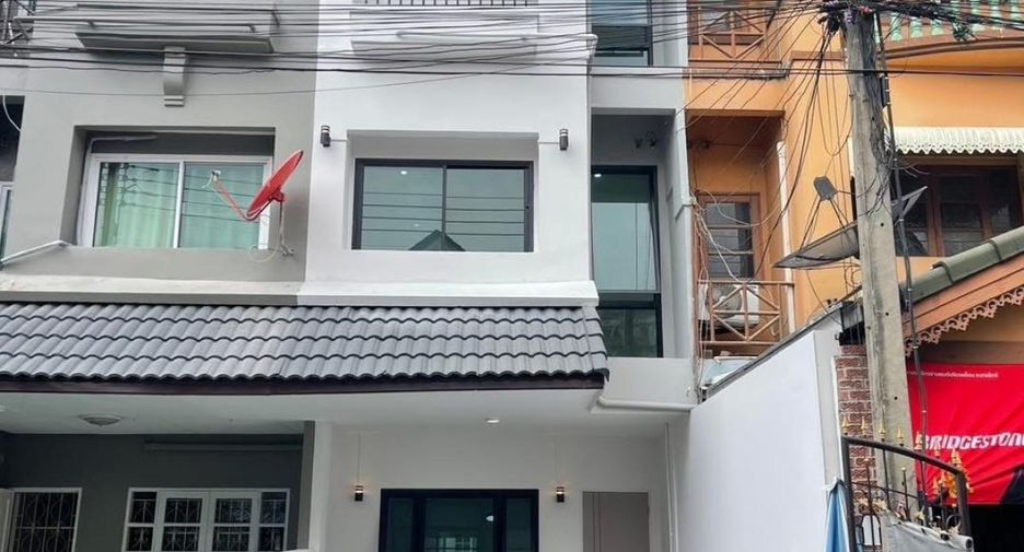 For sale 3 Beds townhouse in Lam Luk Ka, Pathum Thani