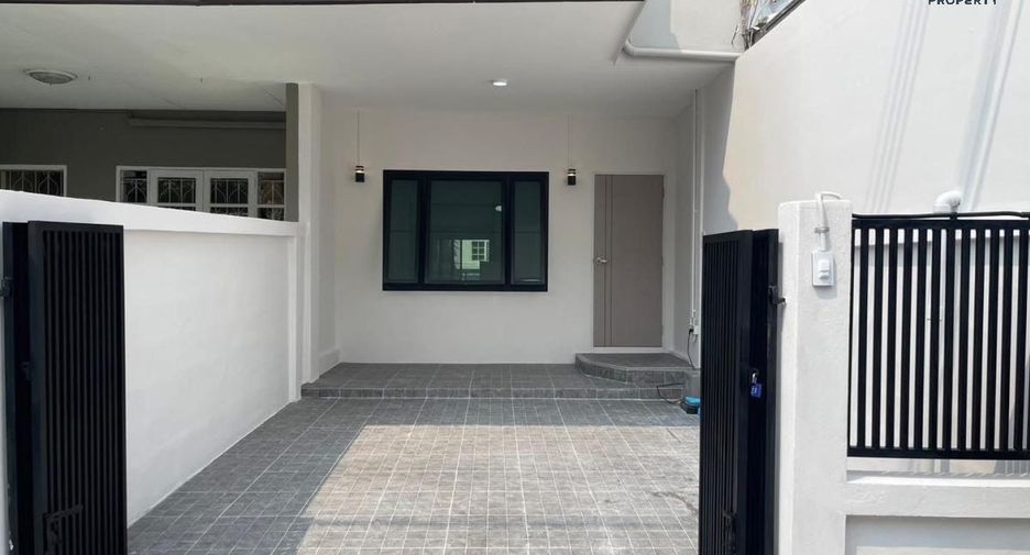 For sale 3 Beds townhouse in Lam Luk Ka, Pathum Thani