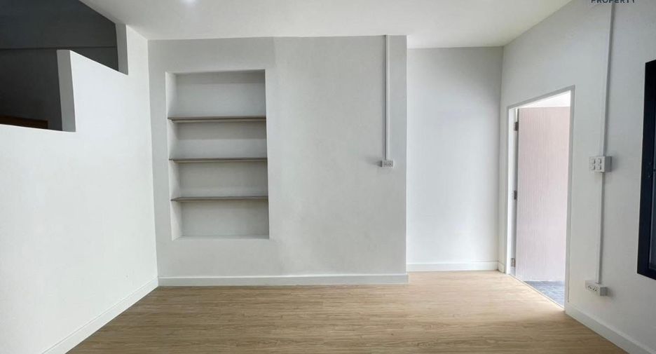 For sale 3 Beds townhouse in Lam Luk Ka, Pathum Thani