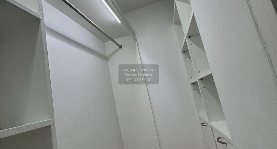 For rent 2 bedrooms condo in Pathum Wan, Bangkok