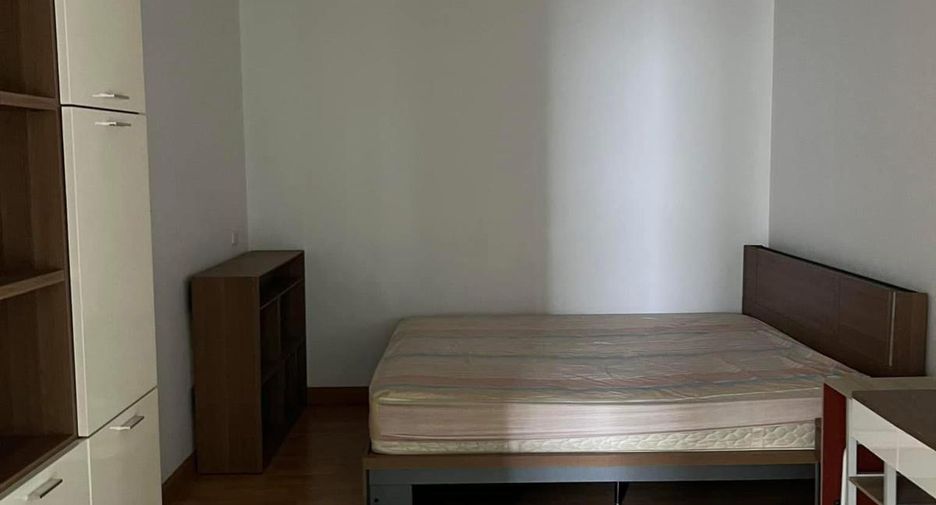 For rent 2 Beds condo in Bangkok Yai, Bangkok