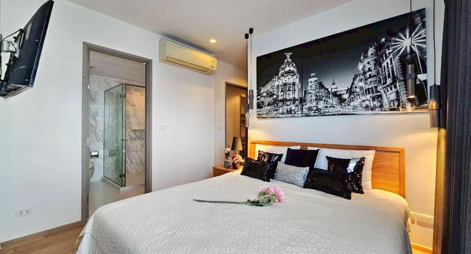 For rent 2 bedrooms condo in Watthana, Bangkok