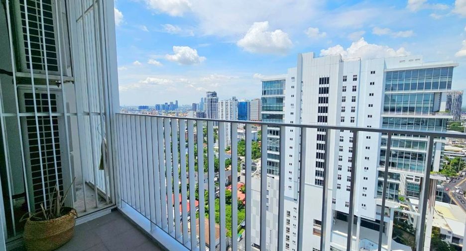 For rent 2 bedrooms condo in Watthana, Bangkok