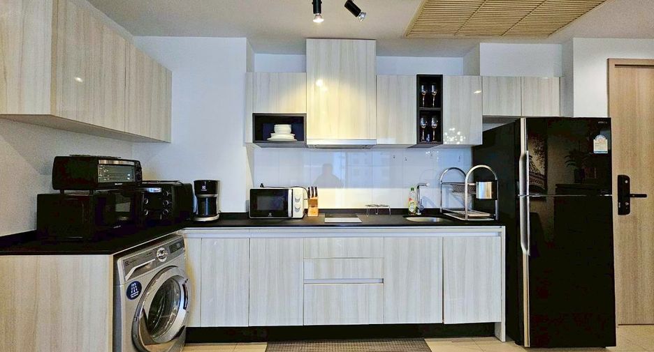 For rent 2 bedrooms condo in Watthana, Bangkok