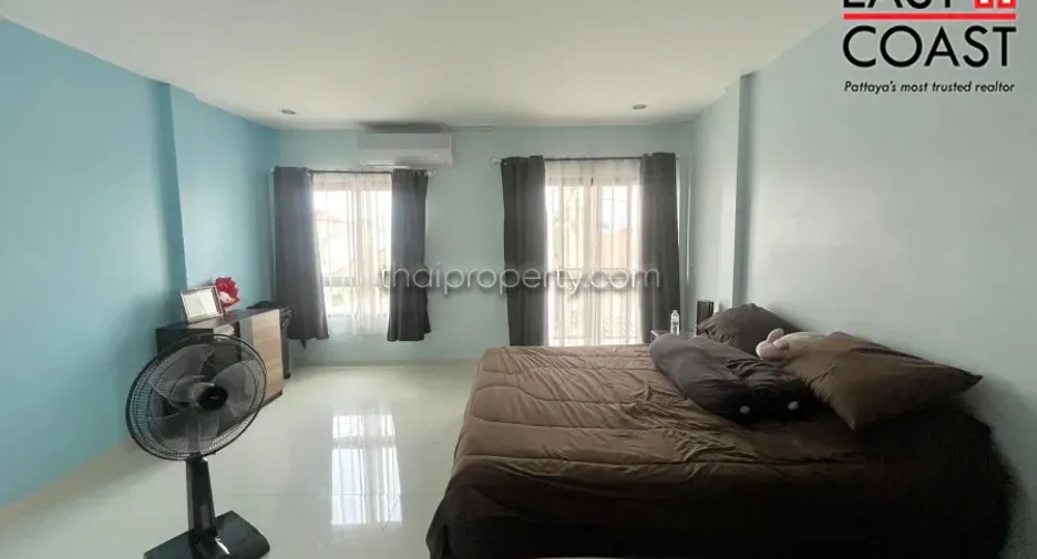 For rent and for sale 4 bedrooms house in Bang Lamung, Chonburi
