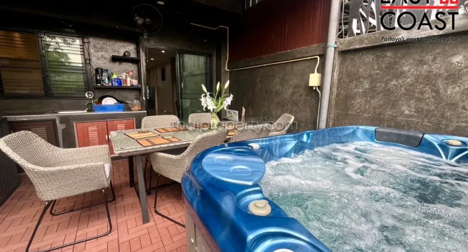 For rent and for sale 4 bedrooms house in Bang Lamung, Chonburi