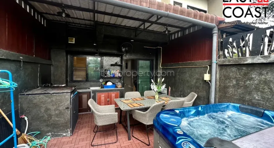 For rent and for sale 4 bedrooms house in Bang Lamung, Chonburi