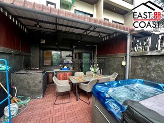 For rent and for sale 4 bed house in Bang Lamung, Chonburi