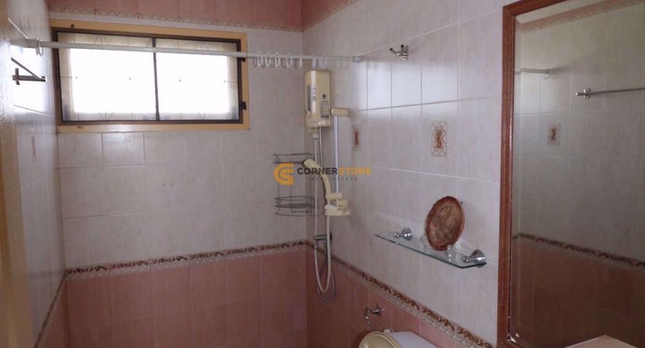 Casa en alquiler y en venta de 4 habitaciones en East Pattaya, Pattaya