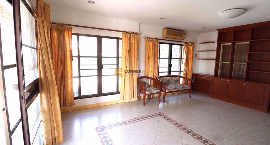 Casa en alquiler y en venta de 4 habitaciones en East Pattaya, Pattaya