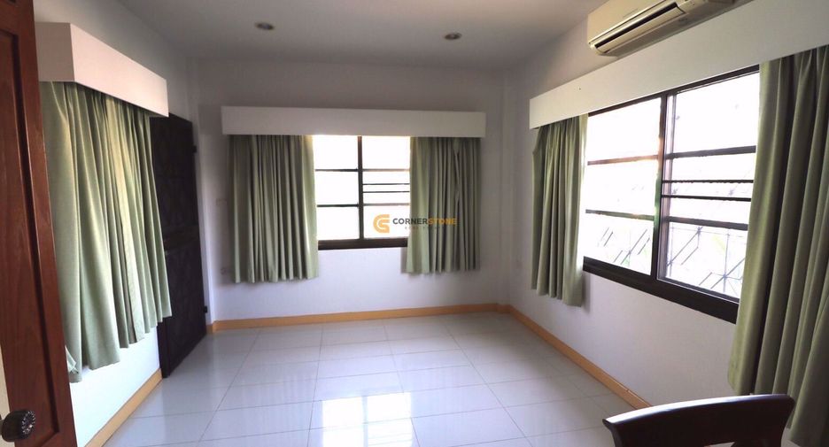 Casa en alquiler y en venta de 4 habitaciones en East Pattaya, Pattaya