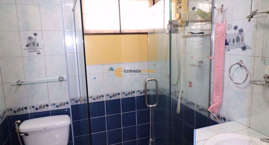 Casa en alquiler y en venta de 4 habitaciones en East Pattaya, Pattaya