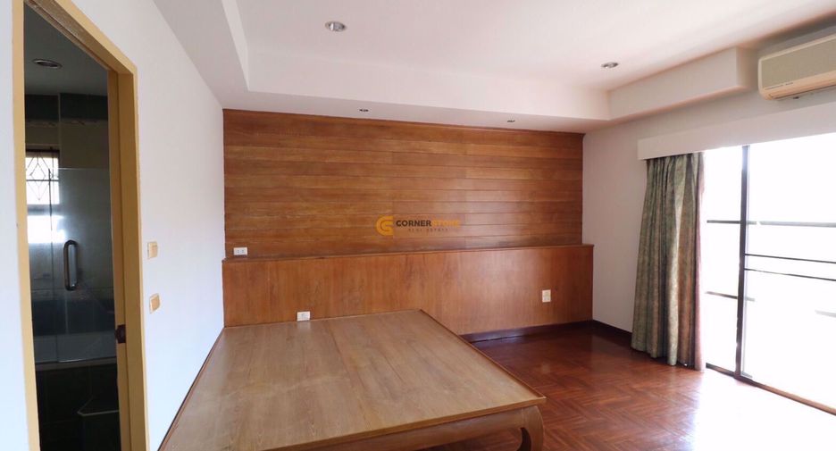 Casa en alquiler y en venta de 4 habitaciones en East Pattaya, Pattaya