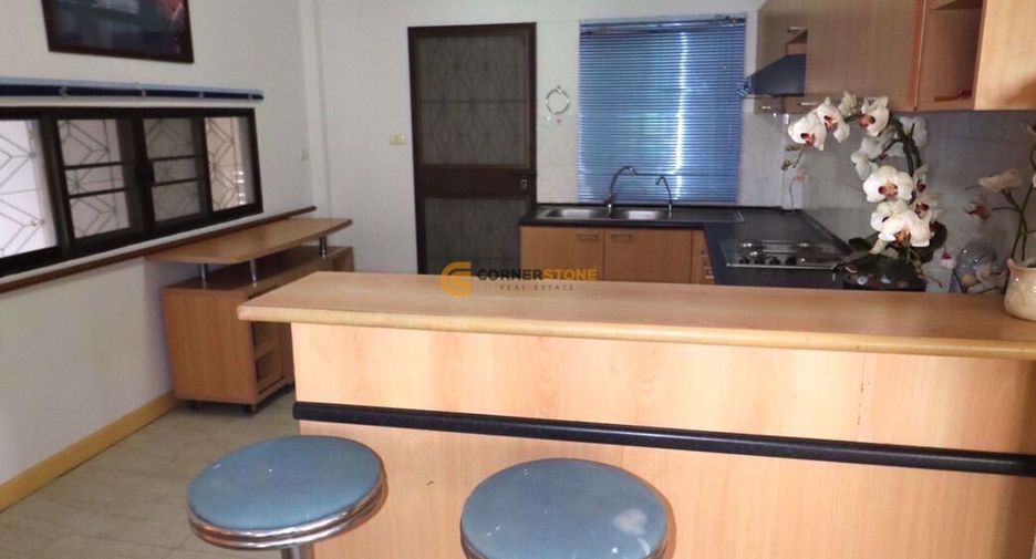 Casa en alquiler y en venta de 4 habitaciones en East Pattaya, Pattaya