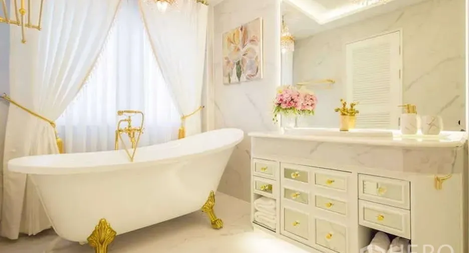 For rent 4 bedrooms townhouse in Bang Kapi, Bangkok