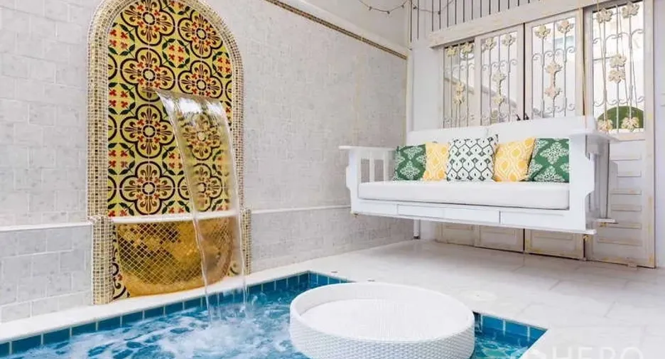 For rent 4 bedrooms townhouse in Bang Kapi, Bangkok