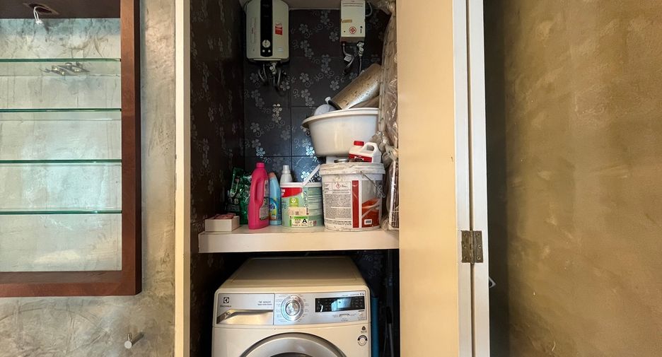 À vendre 1 chambre condo à Sathon, Bangkok