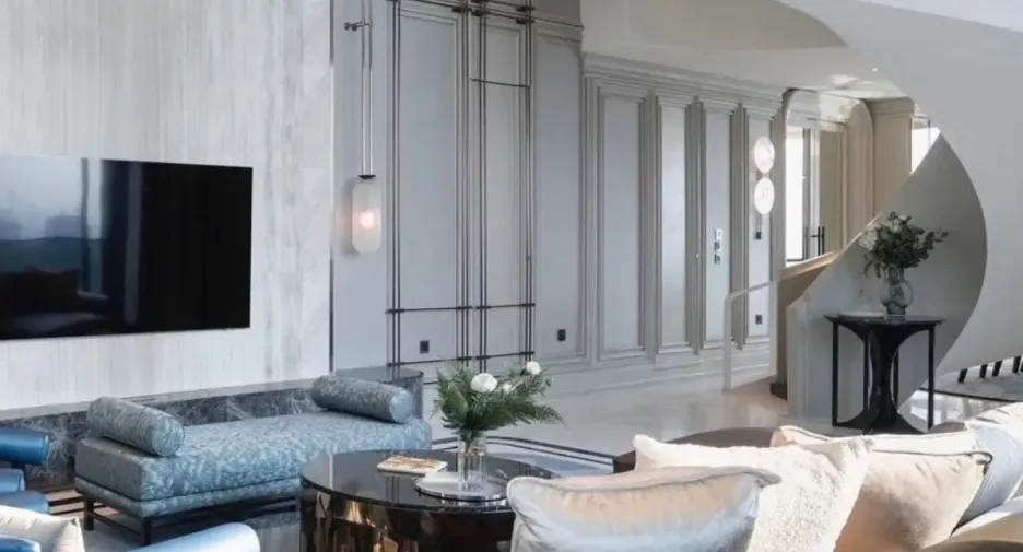 For sale 2 bed condo in Khlong Toei, Bangkok