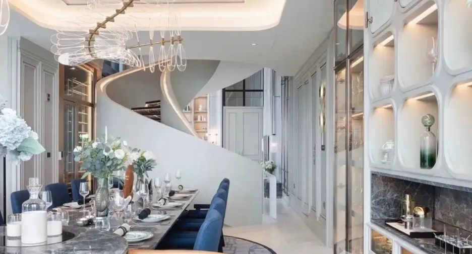 For sale 2 bed condo in Khlong Toei, Bangkok