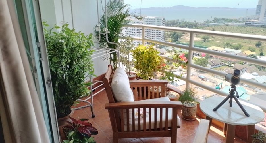 For sale studio condo in Pratumnak, Pattaya