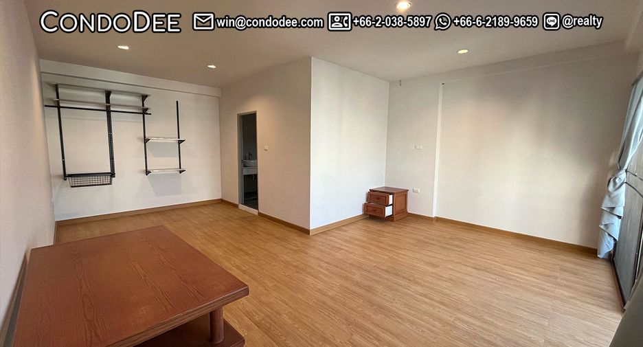 For sale 2 bedrooms condo in Khlong Toei, Bangkok
