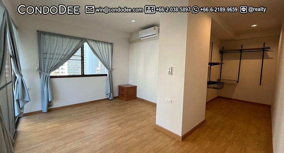 For sale 2 bedrooms condo in Khlong Toei, Bangkok
