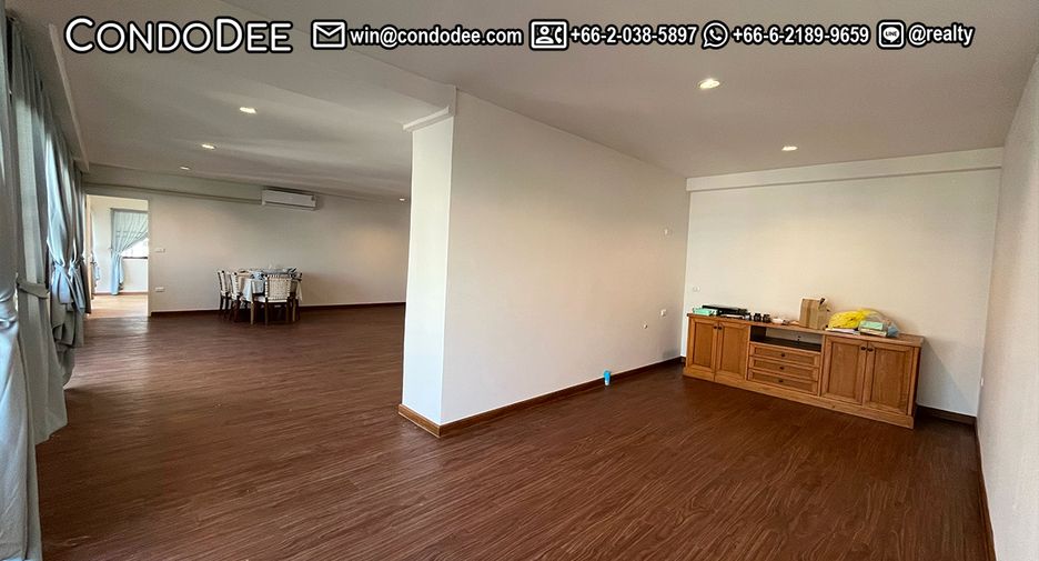 For sale 2 bedrooms condo in Khlong Toei, Bangkok