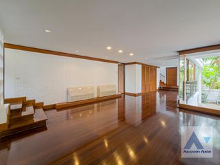 For rent 5 Beds house in Khlong Toei, Bangkok